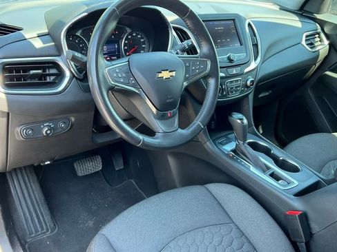 Used 2020 Chevrolet Equinox LT w/ Driver Convenience Package AWD/4WD image 16