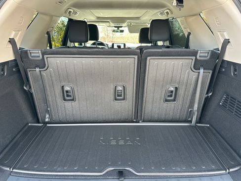 New 2025 Nissan Pathfinder Platinum image 19