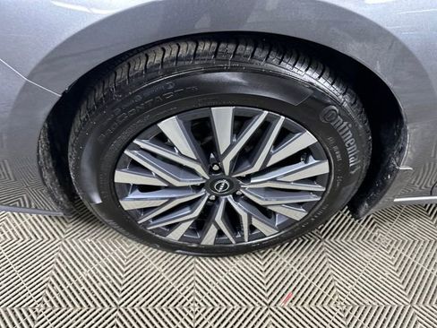 Used 2023 Nissan Altima 2.5 SV w/ SV Premium Package image 10