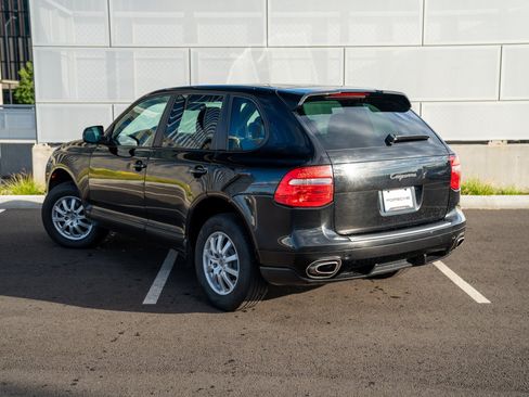 Used 2010 Porsche Cayenne AWD/4WD image 3