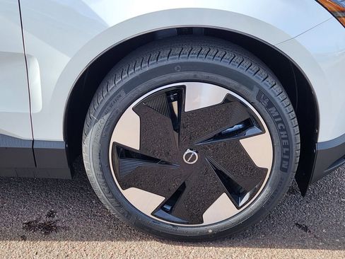 New 2026 Volvo EX30 Plus w/ Climate Package image 29