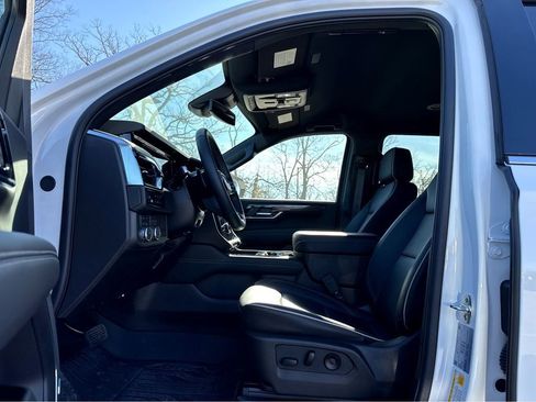 New 2026 GMC Yukon XL Elevation w/ LPO, Get Active Package AWD/4WD image 8