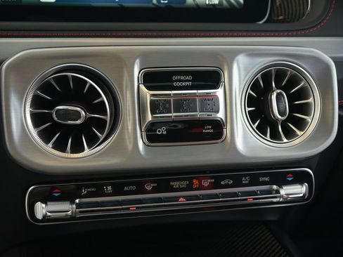 Used 2025 Mercedes-Benz G 63 AMG 4MATIC image 14
