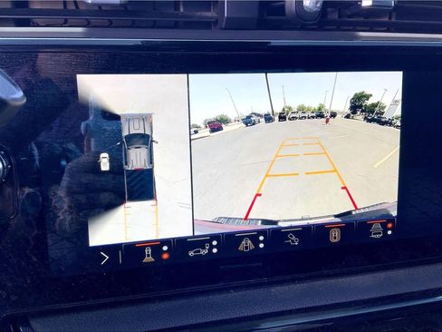 Used 2024 GMC Sierra 2500 AT4 w/ AT4 Premium Plus Package AWD/4WD image 27