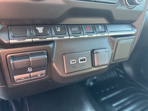 Used 2024 Chevrolet Silverado 3500 W/T image 47