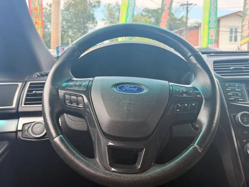 Used 2016 Ford Explorer XLT AWD/4WD image 17