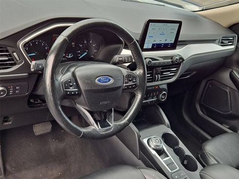 Used 2020 Ford Escape SEL FWD image 2