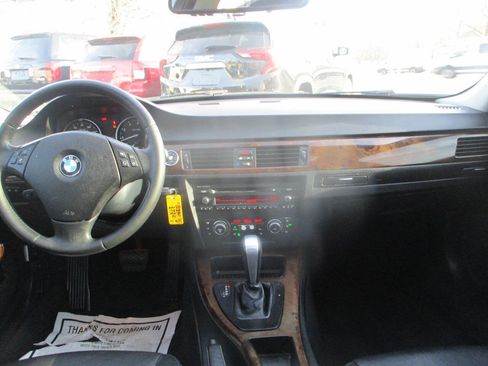 Used 2010 BMW 328i xDrive 328i xDrive AWD 4dr Sedan SULE image 8