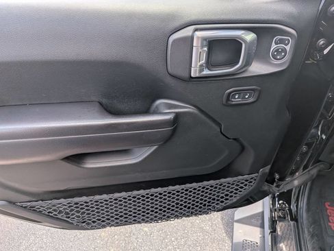 Used 2018 Jeep Wrangler Unlimited Sport S AWD/4WD image 10