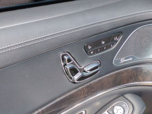 Used 2017 Mercedes-Benz S 550 4MATIC Sedan image 17