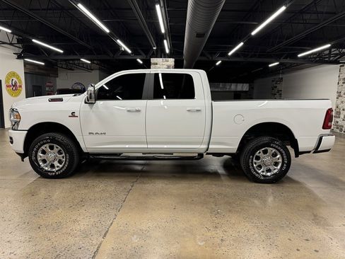 Used 2024 RAM 2500 Laramie AWD/4WD image 4