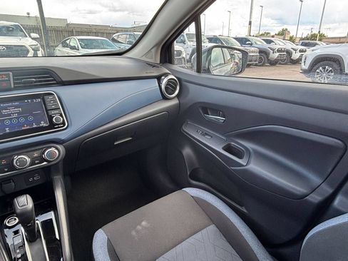 Used 2025 Nissan Versa SV FWD image 33