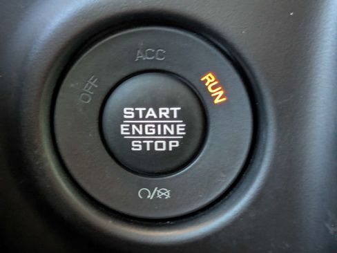 Used 2022 Jeep Wrangler Unlimited Sport AWD/4WD image 22