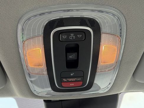 Used 2024 Hyundai Elantra Limited FWD image 22