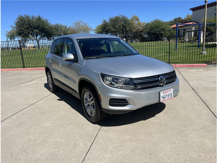 Used 2013 Volkswagen Tiguan S FWD image 1