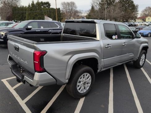 New 2025 Toyota Tacoma SR5 image 3