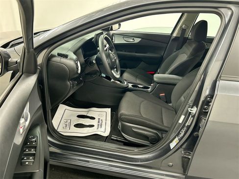 Certified 2023 Kia Forte LXS image 9
