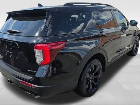 Used 2023 Ford Explorer ST-Line w/ Class IV Trailer Tow Package AWD/4WD image 4