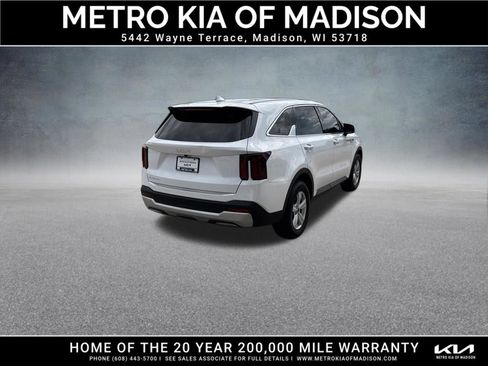Used 2025 Kia Sorento LX FWD image 6