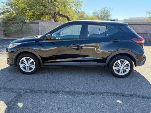Used 2022 Nissan Kicks S image 7