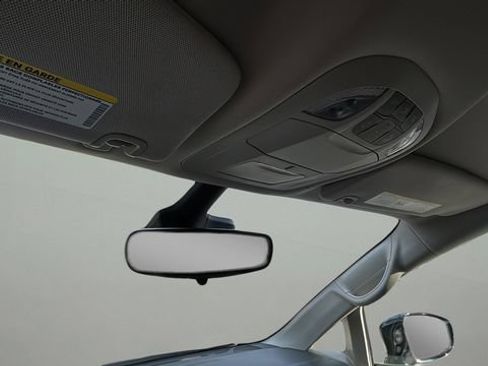 Used 2024 Chrysler Pacifica Touring-L FWD image 27