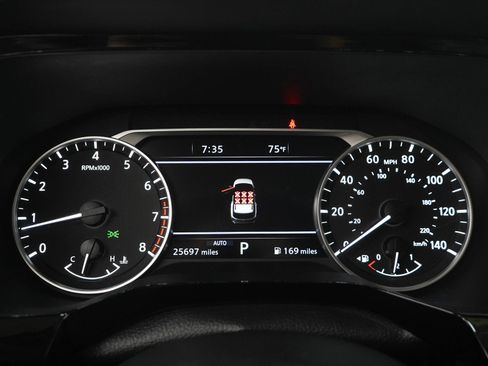 Used 2023 Nissan Pathfinder SL AWD/4WD image 29