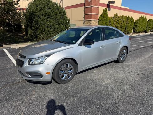 Used 2016 Chevrolet Cruze LS FWD image 1