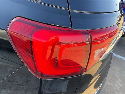 Used 2018 GMC Acadia SLT image 28