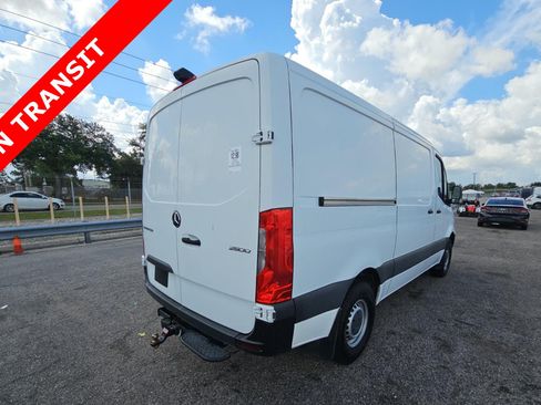 Used 2022 Mercedes-Benz Sprinter 2500 image 4
