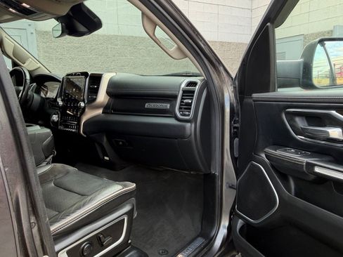Used 2022 RAM 1500 Laramie AWD/4WD image 16