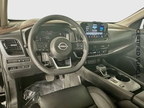 Certified 2023 Nissan Rogue Platinum w/ Platinum Premium Package FWD image 11