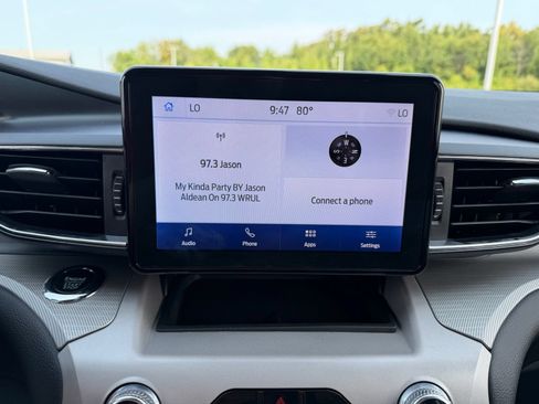 Used 2023 Ford Explorer XLT w/ Equipment Group 202A AWD/4WD image 20