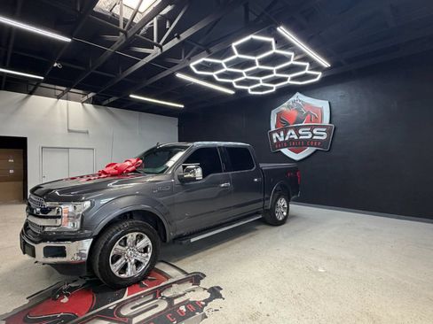 Used 2019 Ford F150 Lariat w/ Equipment Group 502A Luxury AWD/4WD image 2