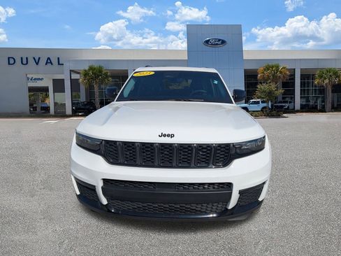 Used 2023 Jeep Grand Cherokee L Limited w/ Black Appearance Package image 9