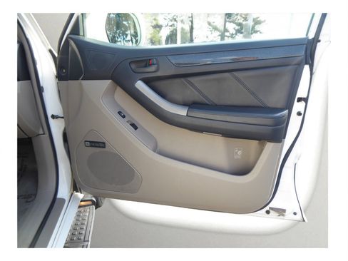 Used 2005 Toyota 4Runner Limited image 12