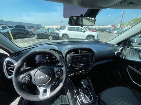 Used 2025 Kia Soul LX w/ LX Technology Package image 33
