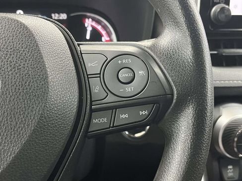 Used 2025 Toyota RAV4 XLE image 29