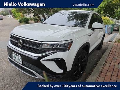 Used 2023 Volkswagen Taos SE w/ Panoramic Sunroof Package