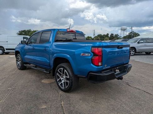 Used 2023 Chevrolet Colorado Z71 w/ Z71 Convenience Package 2 AWD/4WD image 6