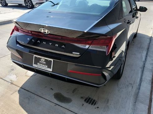 New 2026 Hyundai Elantra Hybrid FWD image 7