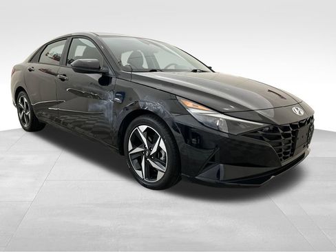 Used 2023 Hyundai Elantra SEL w/ Convenience Package FWD image 8