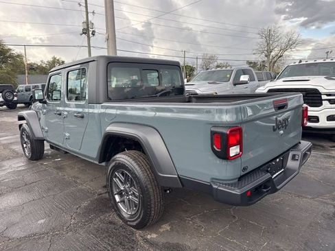New 2026 Jeep Gladiator Sport image 3