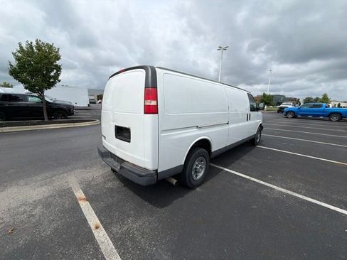 Used 2013 Chevrolet Express 3500 Extended RWD image 5