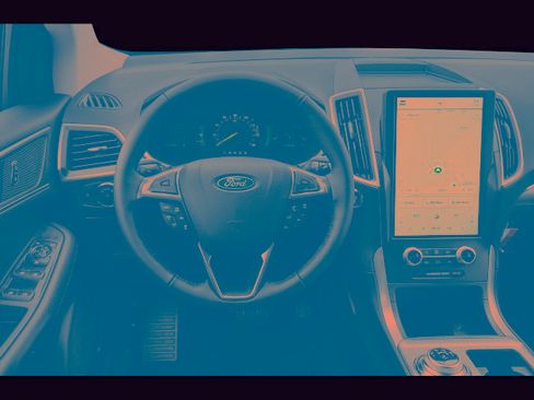 Certified 2022 Ford Edge SEL w/ Convenience Package image 4