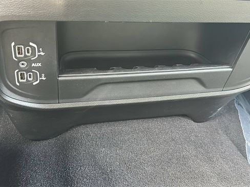 Used 2025 RAM 2500 Big Horn AWD/4WD image 25