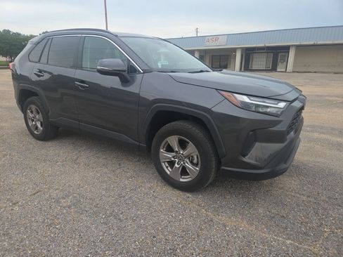 Used 2023 Toyota RAV4 XLE w/ Convenience Package FWD image 14