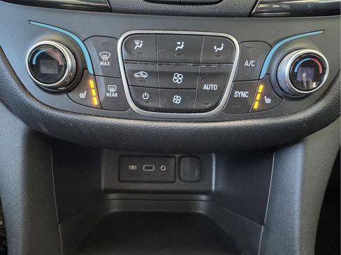 Used 2023 Chevrolet Equinox RS AWD/4WD image 22