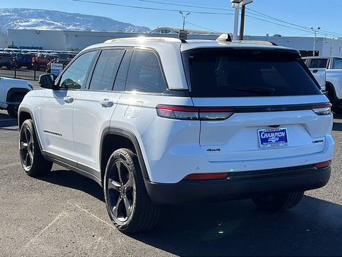 Used 2023 Jeep Grand Cherokee Limited w/ Luxury Tech Group II image 7