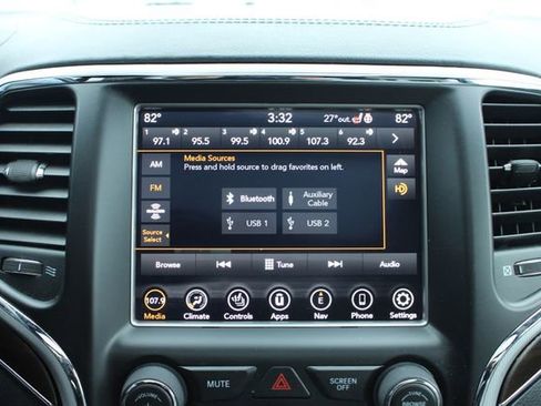 Used 2018 Jeep Grand Cherokee Limited image 19