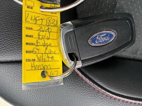 Used 2020 Ford Edge ST-Line w/ Cold Weather Package image 16